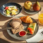 - The Niu, Loco North By Ihg 3*