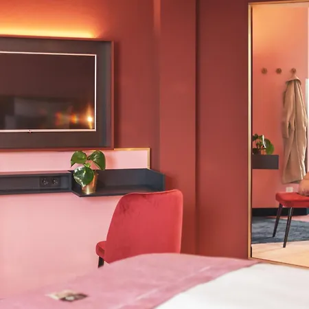 - The Niu, Loco North By Ihg Munich