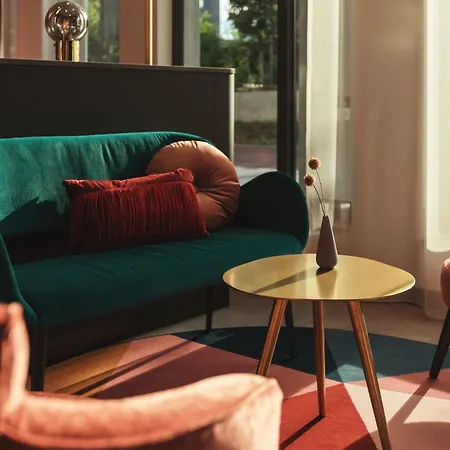 - The Niu, Loco North By Ihg Munich