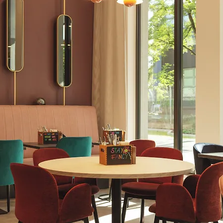 - The Niu, Loco North By Ihg