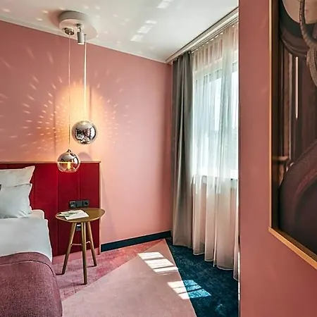 Otel - The Niu, Loco North By Ihg Münih