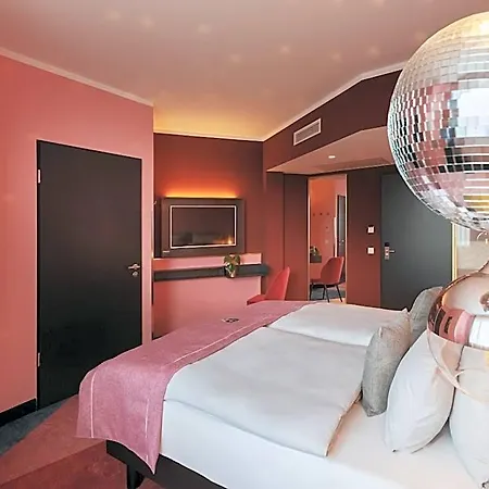 - The Niu, Loco North By Ihg