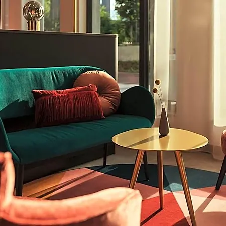 - The Niu, Loco North By Ihg